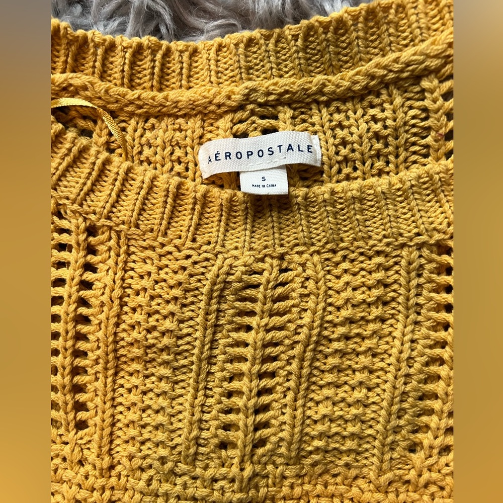 New Aeropostale crop sweater